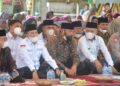 Santuni Anak Yatim dan Keluarga Miskin, Eka Putra Buka Khitanan Masal di Taluk 10 Santuni Anak Yatim dan Keluarga Miskin, Eka Putra Buka Khitanan Masal di Taluk