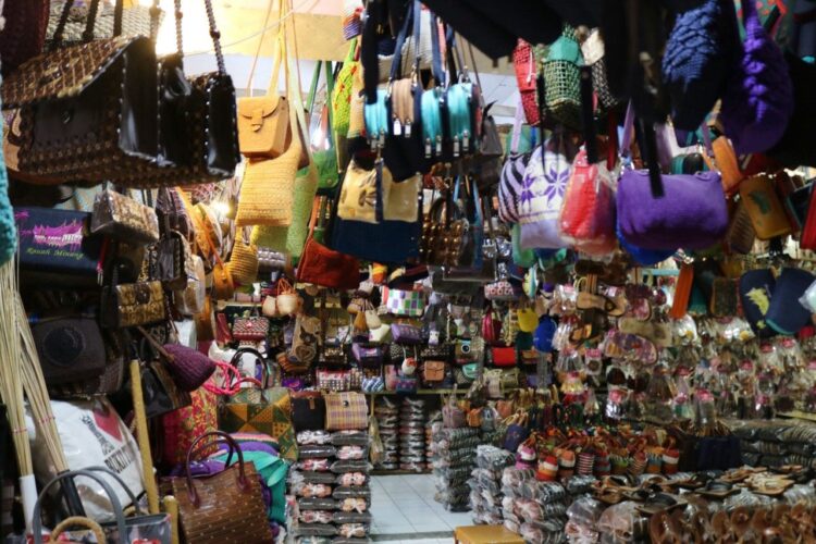 Bukittinggi terdata sebagai Kota dengan tingkat deflasi terendah sepanjang tahun kalender 2021. Pernyataan ini bersumber dari Kepala Badan Pusat Statistik (BPS), Margo Yuwono, dalam konferensi pers virtual, Rabu (3/1).