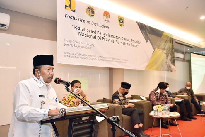 IKUTI FGD— Bupati Agam Andri Warman mengikuti FGD bersama Gubernur Sumbar terkait kolaborasi penyelamatan danau menjadi prioritas nasional.