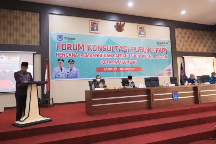 SAMBUTAN—Sekda membuka kegiatan FKP-RPDT 2023-2026 di aula Ngalau Indah Balai Kota Payakumbuh.
