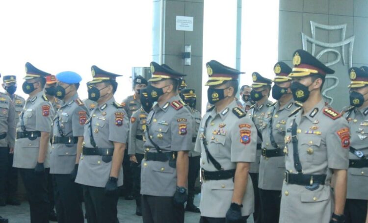 PELANTIKAN— Suasana pelantikan lima pejabat utama Polda Sumbar dan lima Kapolres dengan prokes yang ketat.