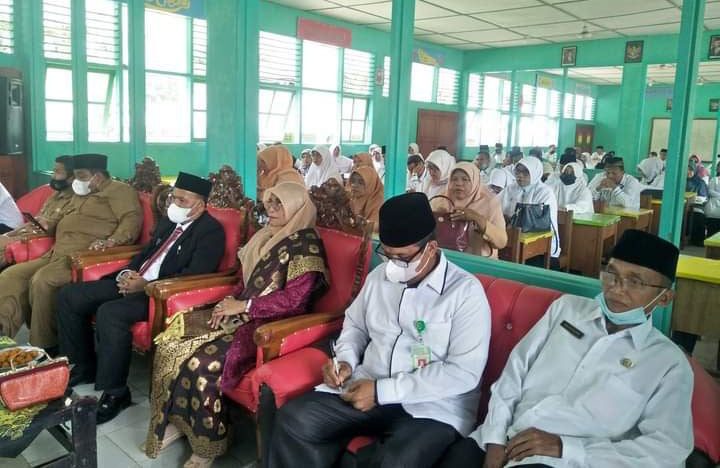 HADIRI—Bupati Padangpariaman Suhatri Bursaat menghadiri Tasyakuran Hari Amal Bhakti (HAB) Kemenag ke 76 Tahun.