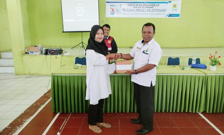 PLN Unit Pelaksana Pelayanan Pelanggan (UP3) Solok adakan  Sosialisasi K3 Seputar Kelistrikan, Rabu (26/01).
