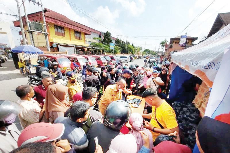 Pemkot Bukittinggi gelar operasi minyak goreng murah