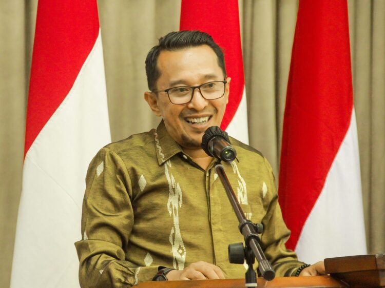 Bupati Tanah Datar Silaturahmi dengan Petugas Kebersihan 1 Bupati Eka Putra
Bupati tanahdatar