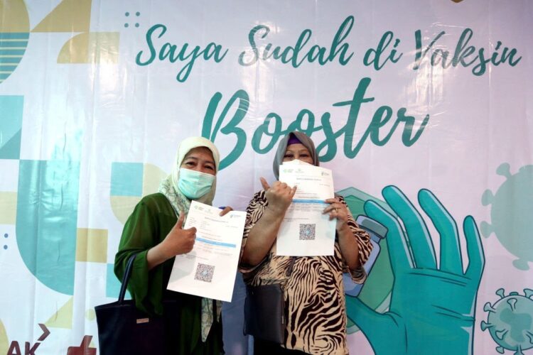 Sekretaris Jendral Majelis Ulama Indonesia (MUI) Amirsyah Tambunan mendesak pemerintah menyiapkan vaksin halal untuk umat Islam.