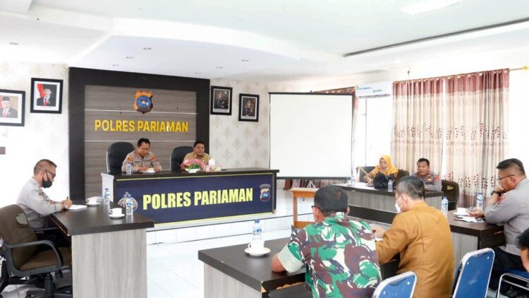AGENDA— Jajaran Polres  Pariaman saat susun agenda vaksinasi 100 parsen.