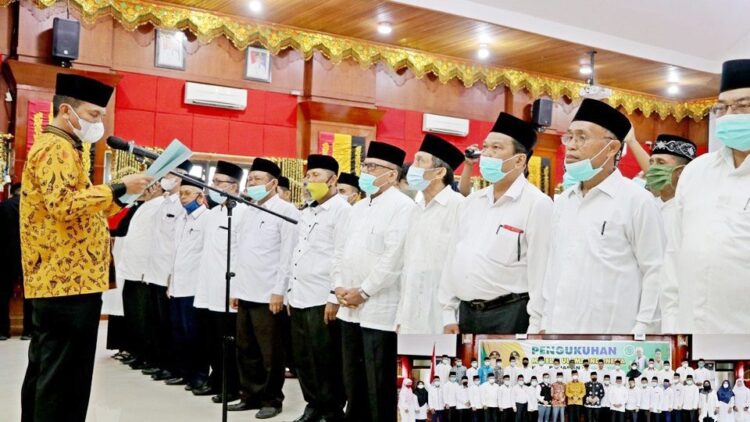 Wali Kota Pariaman H Genius Umar, kemarin,  mengukuhkan Majelis Ulama Indonesia (MUI) Kota Pariaman masa khidmat 2020-2025.