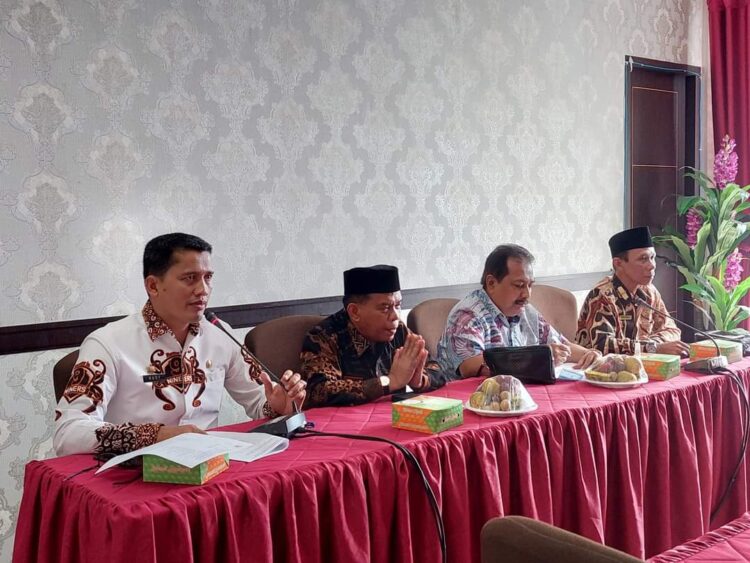 Dalam rangka meninjau perkembangan kegiatan yang dilaksanakan pada beberapa sektor diantaranya pertanian, peternakan, perikanan, perindustrian, dan perdagangan serta pangan, Komisi II DPRD Provinsi Sumatra Barat melaksanakan kunjungan kerja(kunker) ke Kabupaten Padangpariaman, kemarin.