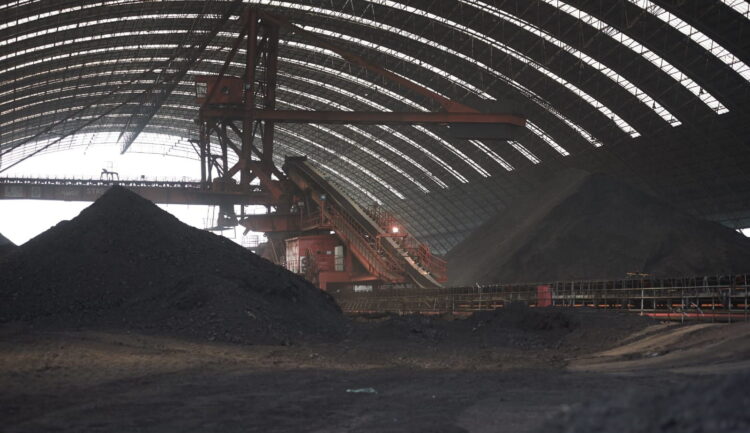 PLN memastikan terpenuhinya pasokan batu bara untuk pembangkit listrik, demi menjaga keandalan listrik nasional dan melindungi kepentingan nasional.