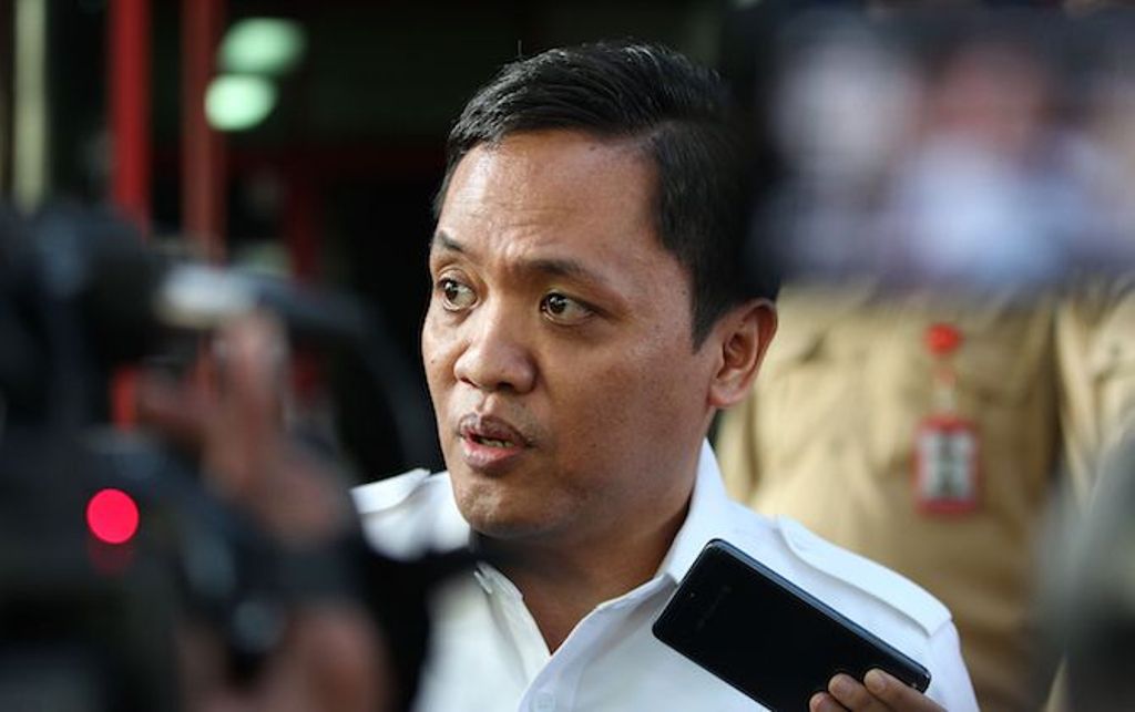 gatot minta fotonya diturunkan gerindra itu urusannya pak ferry m