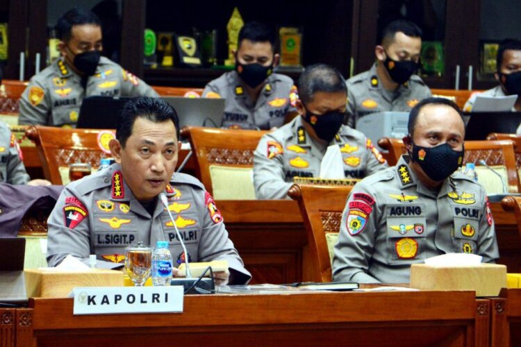 PAPARKAN— Kapolri Jenderal Pol Listyo Sigit Prabowo saat memaparkan sebanyak 1.062 Polsek di 343 Polres dari seluruh Indonesia tidak lagi boleh melakukan penyidikan kasus hukum.