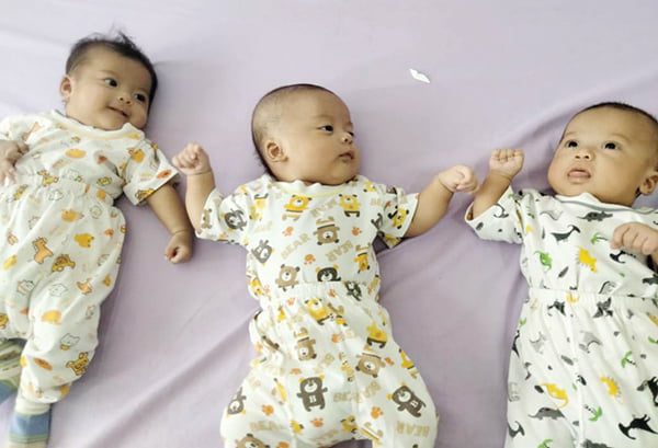 Warga Keturunan Ikut Membantu, Bayi Kembar 3 masih Menunggu Uluran Tangan Dermawan 1 KEMBAR TIGA— Khanza Shaqila Alfathunissa, Keano Raffasya Pradipta dan Keenan Raffasya Pradiptam bayi kembar 3 yang lahir pada November 2021 lalu.