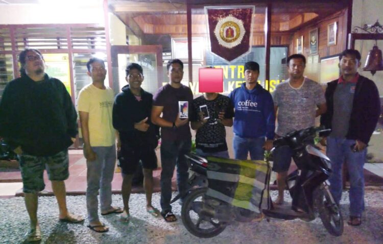 JAMBRET— Pelaku RS (27) yang menjadi spesialis jambret diringkus Tim Unit Reskrim Polsek Solok Kota.