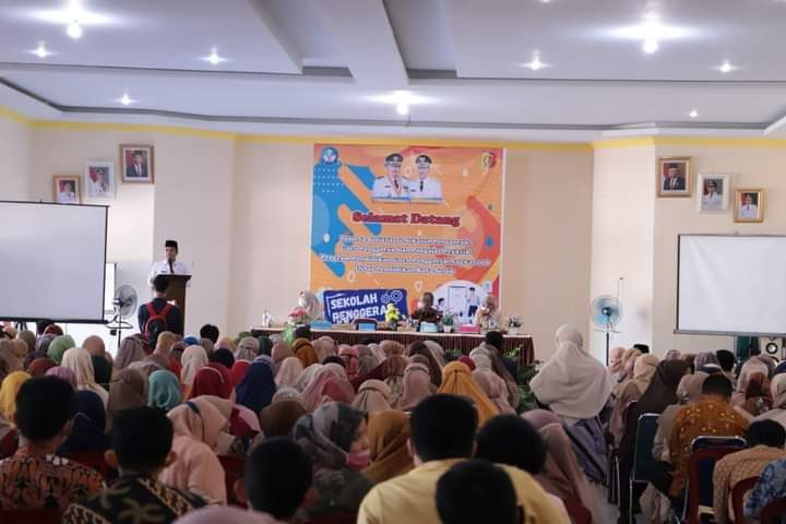 Pemko Solok Gelar Sosialisasi Sekolah Penggerak, Wujudkan Visi Reformasi Pendidikan Pencapaian Hasil Belajar 1 SOSIALISASI--Pemko Solok melalui Disdikbud mensosialisasikan sekolah penggerak dan guru penggerak Kota Solok di Aula SMKN 1 Solok.