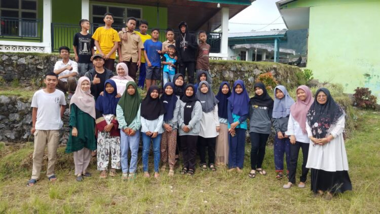 PKBI Sumbar Ajak Remaja Batang Barus bicara tentang HIV/AIDS dan “Lonceng Faali” 1 PKBI Sumbar Ajak Remaja Batang Barus bicara tentang HIV/AIDS dan “Lonceng Faali”