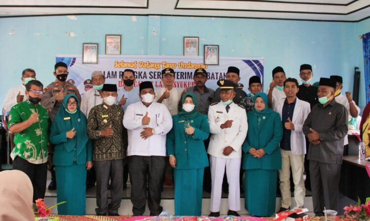 Siap Dilantik Lakukan Serah Terima Jabatan Camat, Jalin Kerja Sama dengan Semua Pihak di Padangpariaman 1 SERTIJAB—Bupati Padangapriaman Suhatri Bur saat serah terima jabatan (Sertijab) camat.