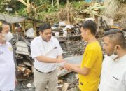 Andre Rosiade Bantu Korban Luka Bakar Akibat Kebakaran di Sungai Batang Agam