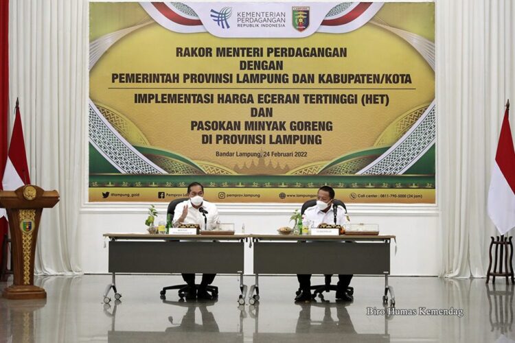 Menteri Perdagangan, Muhammad Lutfi memimpin Rapat Koordinasi Implementasi Harga Eceran Tertinggi (HET) dan Pasokan Minyak Goreng di Provinsi Lampung, Kamis (24 Feb). Rakorda ini turut dihadiri Gubernur Lampung, Arinal Djunaidi.