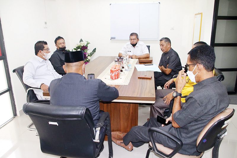 Bapemperda DPRD Agam Sharing Informasi Ke Bappeda Kota Padang