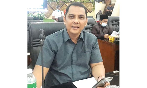 Budi Syahrial 
Dt Rajo Batuah
Anggota Komisi I DPRD Kota Padang.