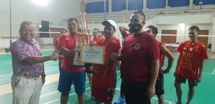 IKWAL Tanggerang Juara IKWAL Cup 2022 1 JUARA-- IKWAL Rayon Tanggerang memastikan diri sebagai juara Bulutangkis IKWAL Cup 2022 di Gedung Bapra Marinir Cilandak.