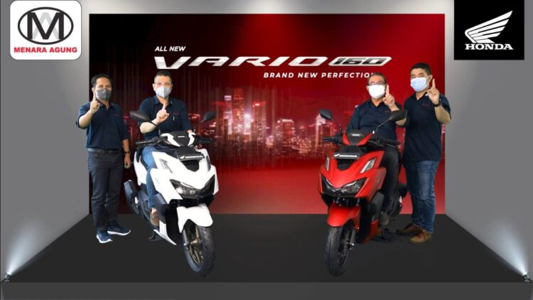 DILUNCURKAN-Jajaran managemen Menara Agung saat peluncuran produk terbaru yaitu All New Vario 160, secara daring, Sabtu (19/2).
