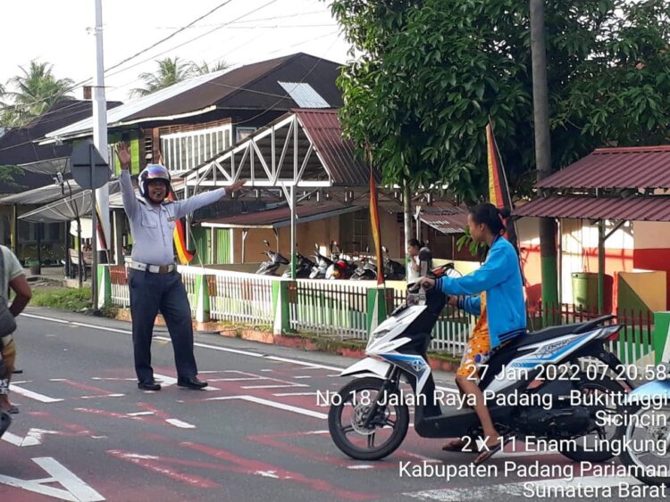 Pemkab Padangpariaman mendukung terciptanya layanan publik yang ramah, Termasuk upaya menciptakan rasa aman dan nyaman bagi pengguna jalan, hingga mendukung keamanan dan keselamatan bagi siswa saat menuju ataupun pulang sekolah.