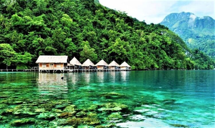 Pulau Cubadak terletak di kawasan Mandeh, Kecamatan Koto XI Tarusan, Kabupaten Pesisir Selatan.