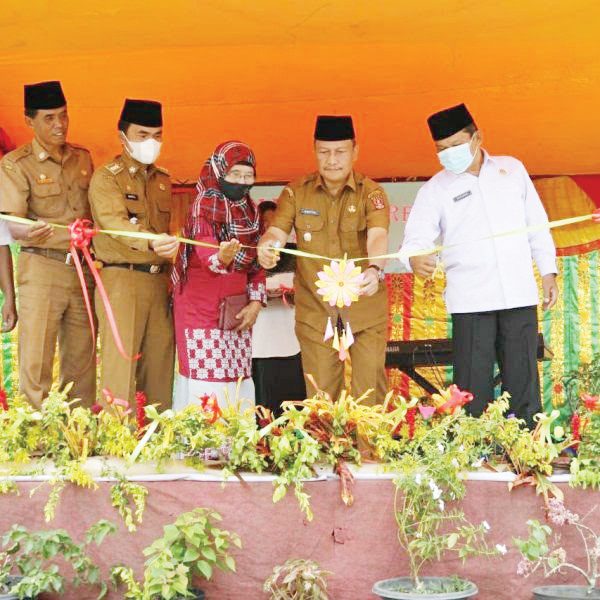 Menuntut Ilmu di Madrasah Mempunyai Nilai Lebih 1 Wakil Bupati Agam Irwan Fikri Dt Parpatiah SH menyebutkan menuntut ilmu di madrasah mempunyai nilai lebih tersendiri.