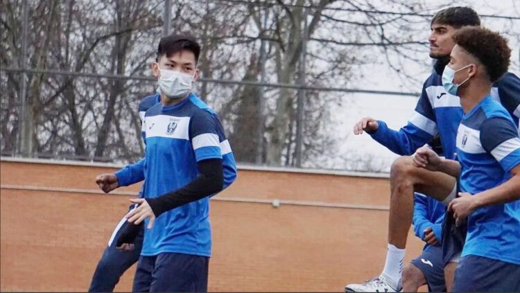 LATIHAN— Beberapa punggawa Timnas U -23 Myanmar sedang berlatih sebelum mengumumkan mundur dari alek Piala AFF U 23 tahun 2022 di Kamboja.