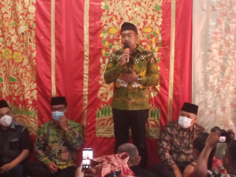 PERSIAPKAN— Wakil Gubernur Sumbar Audy Joinaldy meminta Walikota Solok Zul Elfian untuk berbenah mempersiapkan diri menjadi tuan rumah Porprov.