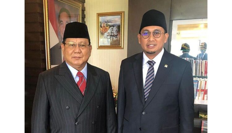 Ketua DPD Partai Gerindra Sumbar H Andre Rosiade SE bersama Prabowo Subianto yang juga calon Presiden RI 2024.