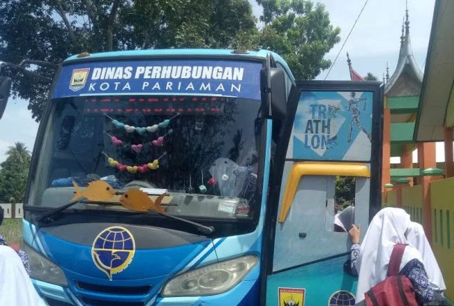 Pemerintah Kota (Pemko) Pariaman dalam beberapa harui ini sudah mengoperasikan lagi bus gratis untuk siswa semenjak pandemi COVID-19.