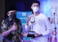 Perebutkan Piala Wali Kota, Komika Adu Aksi Bahas ”Padang Kota Tercinta” di Kupi Batigo 11 Perebutkan Piala Wali Kota, Komika Adu Aksi Bahas ”Padang Kota Tercinta” di Kupi Batigo