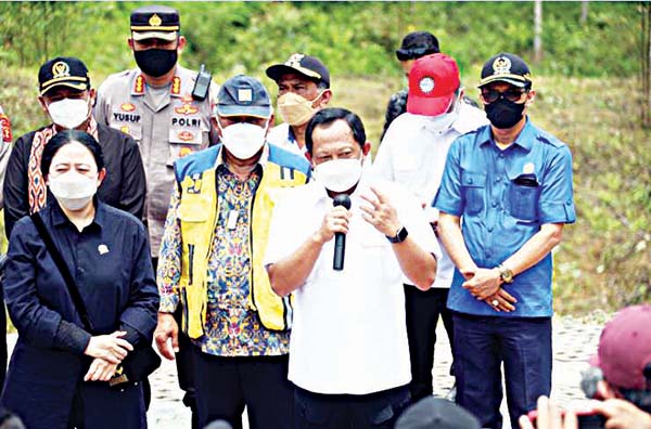 KUNJUNGI—Mendagri Tito Karnavian mengunjungi lokasi IKN Nusantara, Penajam Paser Utara, Kalimantan Timur