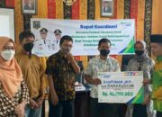 Pemkab Sijunjung Berikan Jaminan Sosial Mubaligh dan Petani