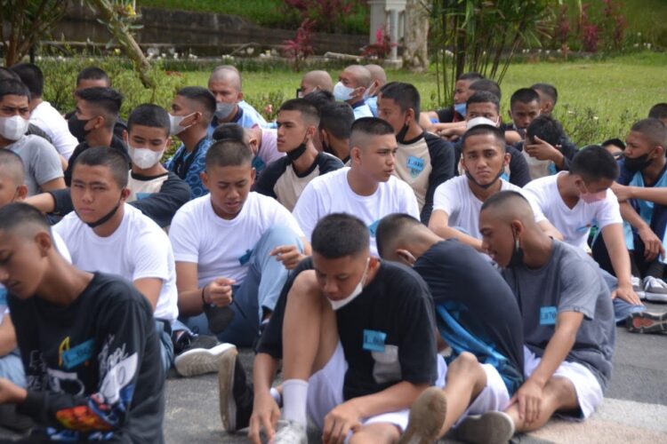 130 Siswa Ikuti Seleksi Paskibraka di , Padang Panjang Barat 1 SELEKSI ANGGOTA PASKIBRAKA— Sebanyak 130 siswa tingkat SMA/MA mengikuti seleksi calon anggota Paskibraka yang dilaksanakan Dinas Pemuda, Olahraga dan Pariwisata, Senin (21/3).