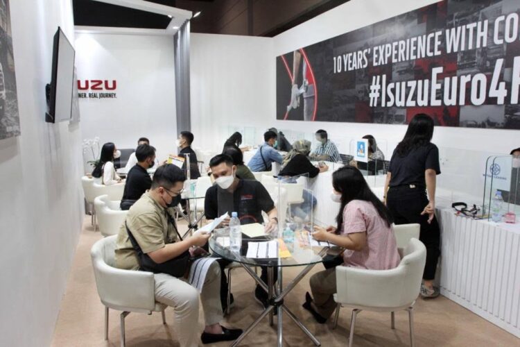 Isuzu Raih Capaian Positif di Pameran Jakarta Auto Week 2022 1 PT Isuzu Astra Motor Indonesia (IAMI) menorehkan pencapaian penjualan yang positif selama pameran Jakarta Auto Week (JAW) 2022.