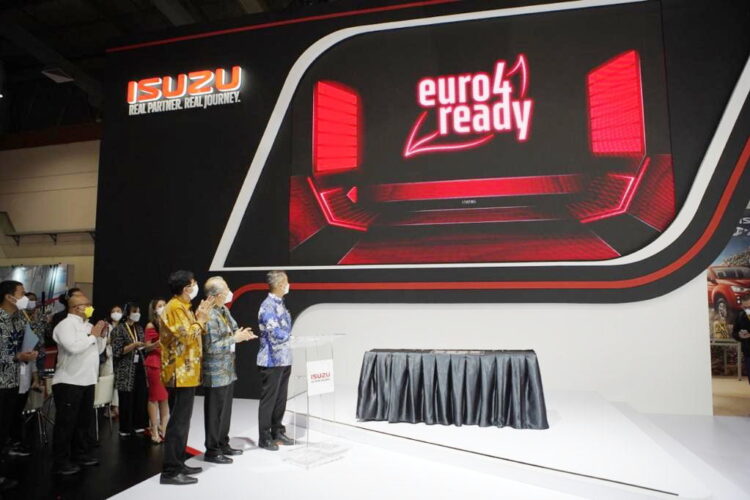 Isuzu dan Perusahaan Pengguna Kendaraan Komersil Dukung Program Euro4 1 program— Isuzu Bersama perusahaan pengguna kendaraan komersial bermesin diesel berkomitmen mendukung dan mensukseskan program Euro 4 di Indonesia.