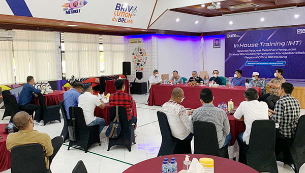 BRI Regional Office Padang menggelar In House Training 1 - BRI Regional Office (RO) Padang menggelar In House Training bagi Pemimpin Cabang dan Senior Manejer di wilayah kerjanya.