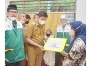 Baznas Sawahlunto Salurkan Zakat pada Ratusan Mustahiq