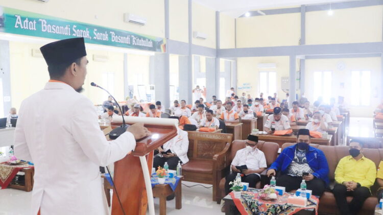 RAPAT KERJA DAERAH— DPD PKS Kota Padang menggelar Rapat Kerja 
Daerah (Rakerda), Minggu (20/3) di Aula Bapelkes Sumbar, dengan tema ”Semangat Transformasi dan Kolaborasi”, guna membahas program 
dan kegiatan PKS tahun 2022.