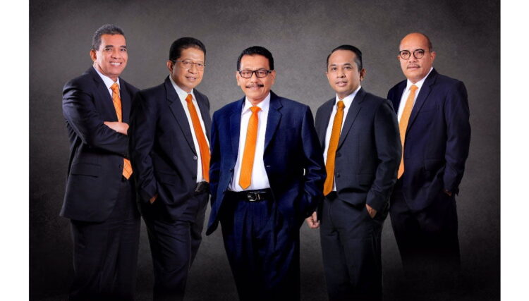 Direksi Bank Nagari—(ki-ka) Direktur Operasional Syafrizal, Direktur Kepatuhan Restu Wirawan, Direktur Utama Muhamad Irsyad, Direktur Kredit dan Syariah Gusti Candra, serta Direktur Keuangan Sania Putra.