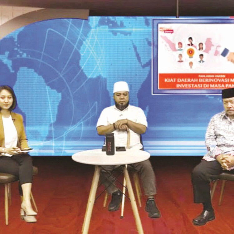 NARASUMBER— Bupati Agam  Andri Warman menjadi narasumber di Ngobrol Tempo, yang digelar di stasiun TV Tempo, dengan pembahasan menggaet investasi di tengah pusaran pandemi Covid-19.