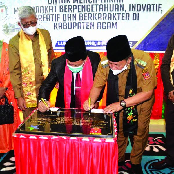 Bupati Agam Resmikan Gedung Perpusda, Momentum Tingkatan Literasi dan Minat Baca Masyarakat 1 PERPUSDA— Keberadaan Perpusda Agam mempunyai arti penting dalam upaya meningkatkan kemampuan literasi dan memotivasi minat baca masyarakat Kabupaten Agam.