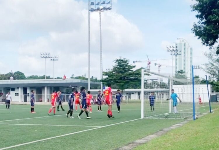 GOL PERDANA--Gol diciptakan pertamakali pemain PS Machudum's U-13 Vigo Maulana pada menit ke -20 ke gawang Banteng Tengah Babel.