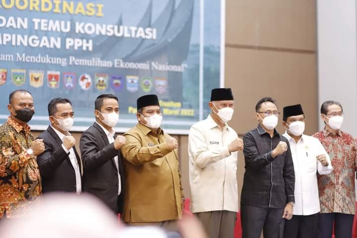 HADIRI RAKOR— Wawako Solok, Dr Ramadhani Kirana Putra menghadiri Rapat Koordinasi (Rakor) public hearing dan temu konsultasi pendampingan PPH.