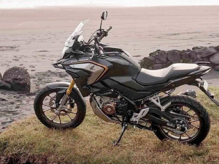 Beli Honda New CB150X Bonus Voucher Belanja Rp 1 Juta 1 Menara Agung mengadakan promo untuk setiap pembelian Honda New CB150X.