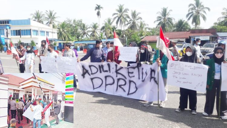 ORASI— Puluhan mahasiswa Sijunjung melakukan orasi ke Kejari Jumat (25/3) meminta agar menusut tuntas dugaan anggaran rumah tangga dan anggaran keuangan pimpinan serta anggaran Kunker anggota DPRD Sijunjung.